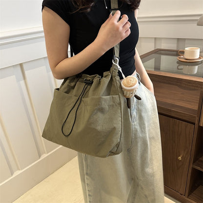 New large capacity waterproof nylon cloth drawstring pleated shoulder bag travel leisure crossbody bucket bag