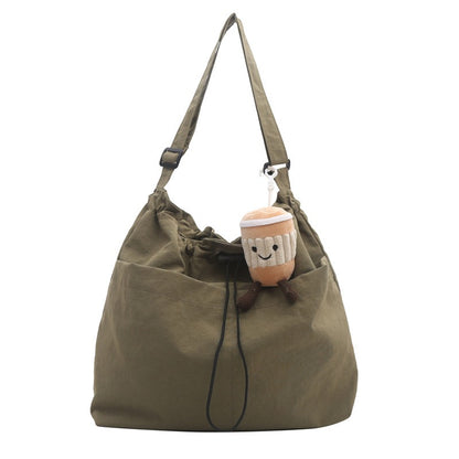 New large capacity waterproof nylon cloth drawstring pleated shoulder bag travel leisure crossbody bucket bag